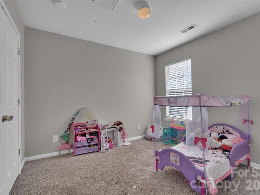 7020 Frye Place, Charlotte, NC 28269.  MLS# CAR4344298, YatesRealty ID 5499. 