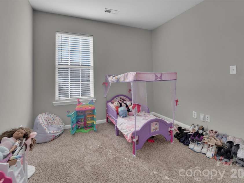 7020 Frye Place, Charlotte, NC 28269.  MLS# CAR4344298, YatesRealty ID 5499. 