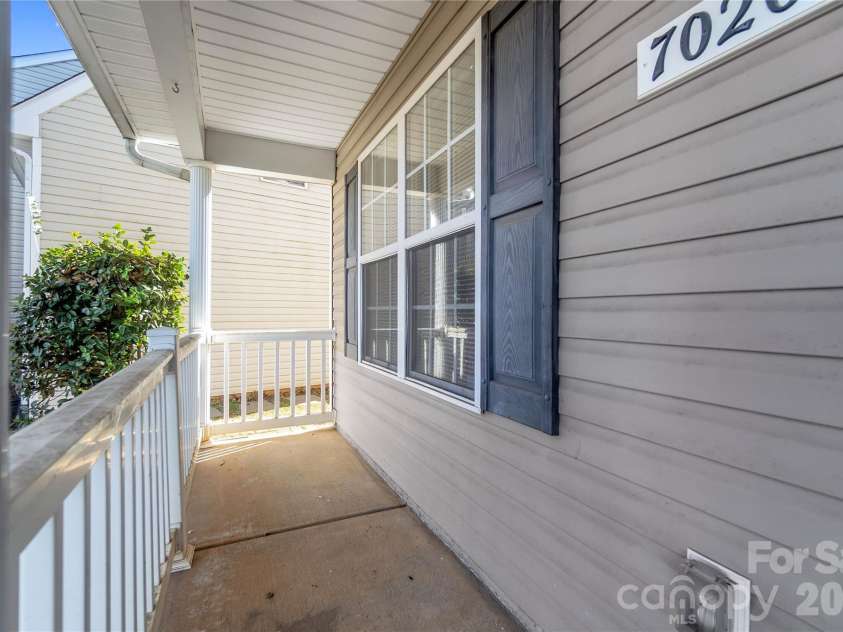 7020 Frye Place, Charlotte, NC 28269.  MLS# CAR4344298, YatesRealty ID 5499. 
