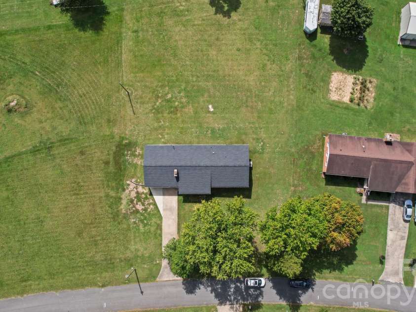 109 Colonial Drive, Kings Mountain, NC 28086.  MLS# CAR4430231, YatesRealty ID 54992. 