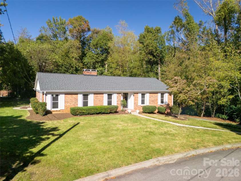 6 Crestwood Lane, Candler, NC 28715.  MLS# CAR4431839, YatesRealty ID 54993. 