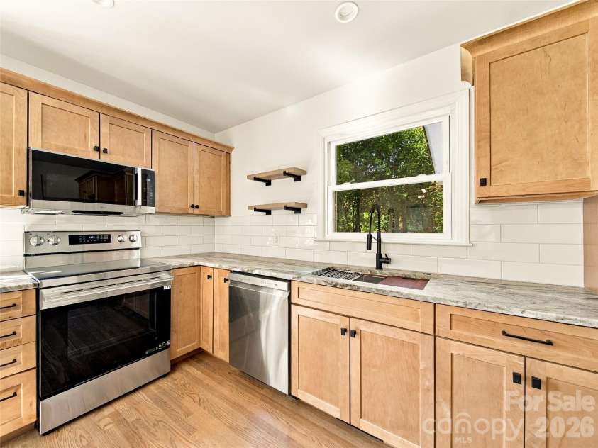 6 Crestwood Lane, Candler, NC 28715.  MLS# CAR4431839, YatesRealty ID 54993. 