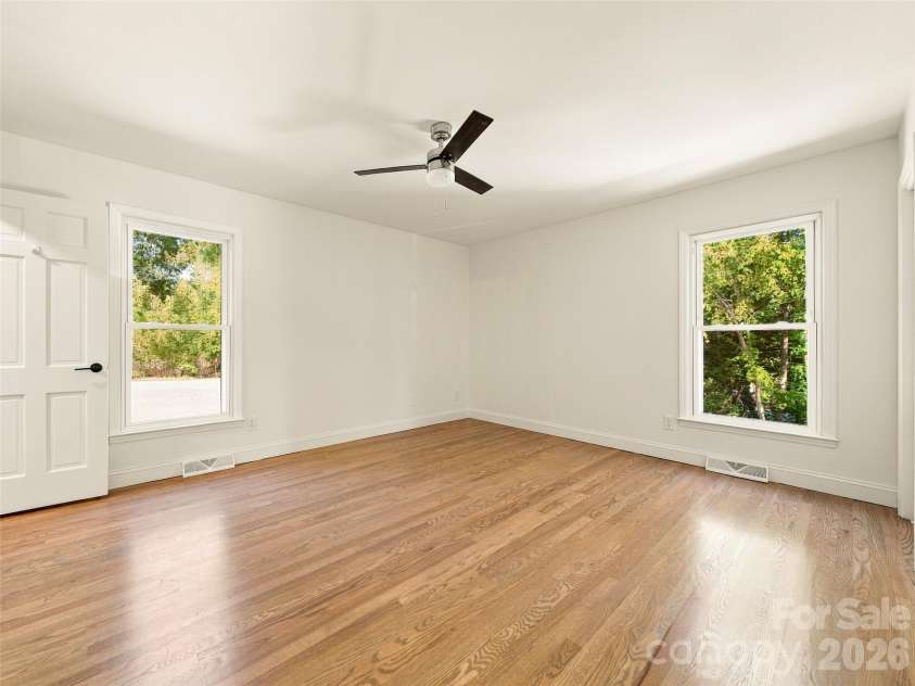 6 Crestwood Lane, Candler, NC 28715.  MLS# CAR4431839, YatesRealty ID 54993. 