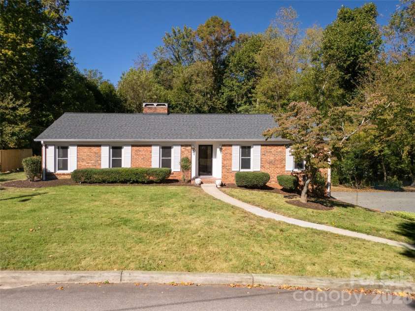 6 Crestwood Lane, Candler, NC 28715.  MLS# CAR4431839, YatesRealty ID 54993. 