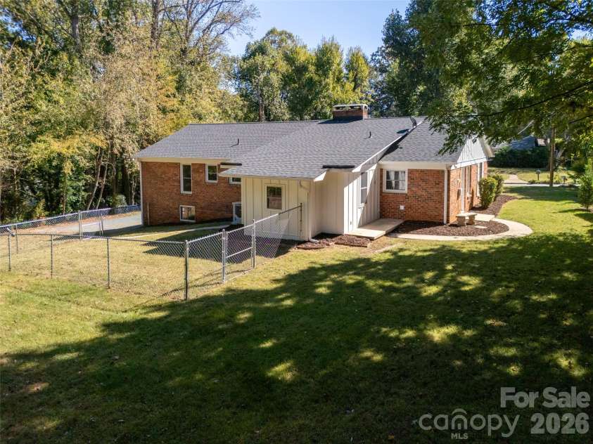 6 Crestwood Lane, Candler, NC 28715.  MLS# CAR4431839, YatesRealty ID 54993. 