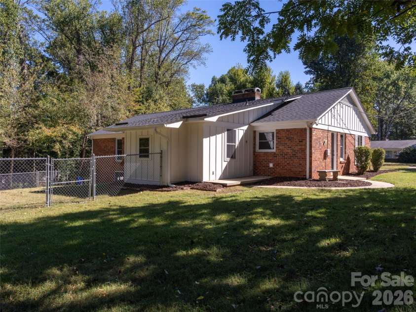 6 Crestwood Lane, Candler, NC 28715.  MLS# CAR4431839, YatesRealty ID 54993. 