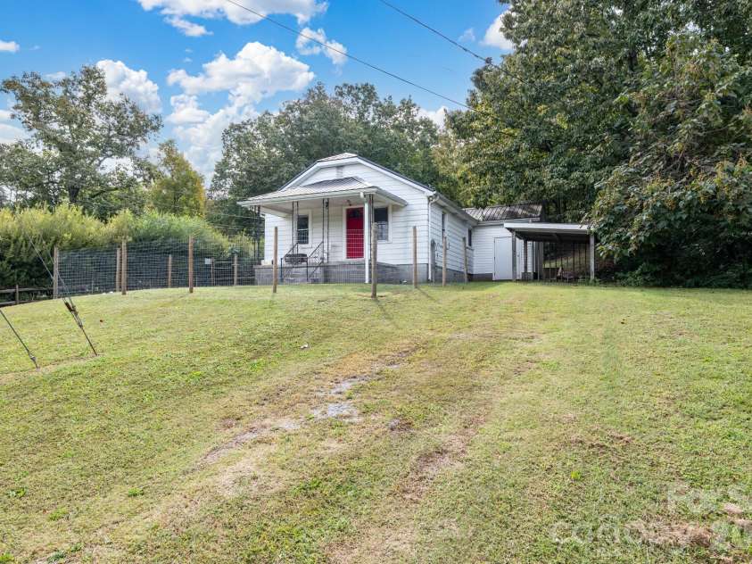 585 Eastview Road, Salisbury, NC 28146.  MLS# CAR4430444, YatesRealty ID 54998. 