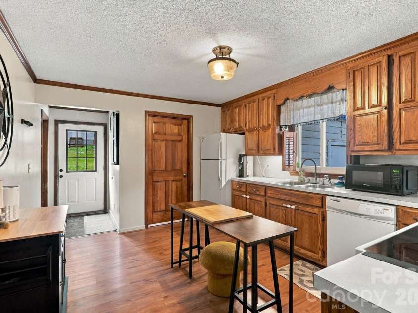 585 Eastview Road, Salisbury, NC 28146.  MLS# CAR4430444, YatesRealty ID 54998. 