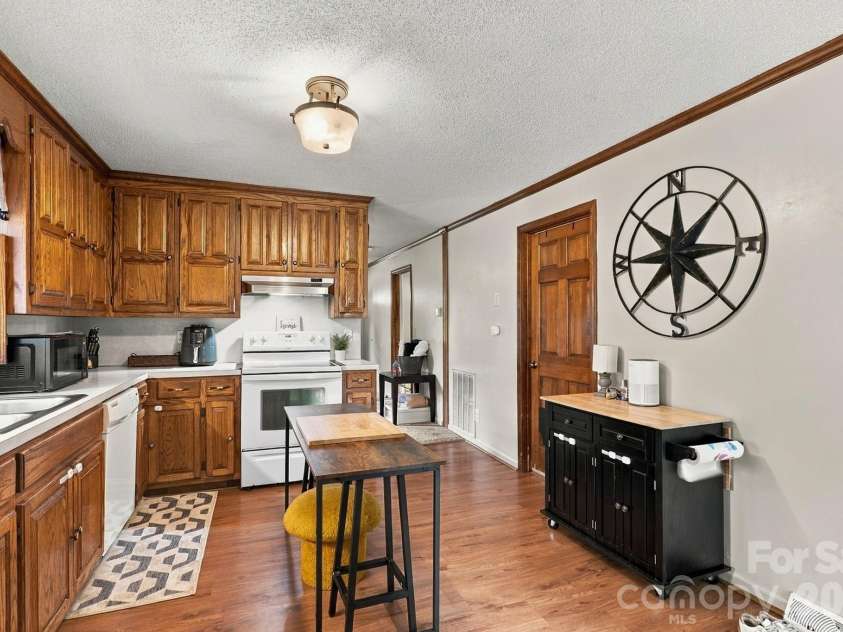 585 Eastview Road, Salisbury, NC 28146.  MLS# CAR4430444, YatesRealty ID 54998. 