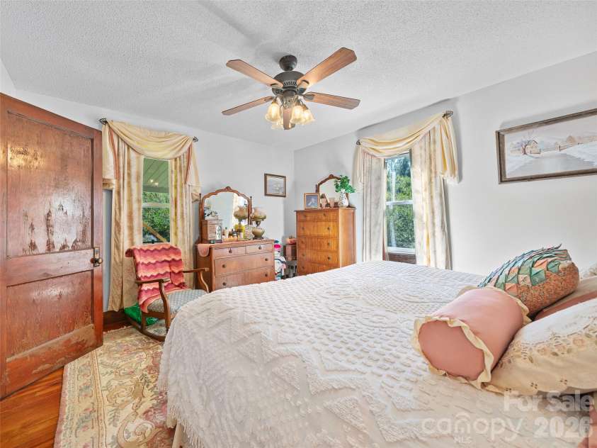 163 Cub Howell Road, Bakersville, NC 28705.  MLS# CAR4431872, YatesRealty ID 54999. 