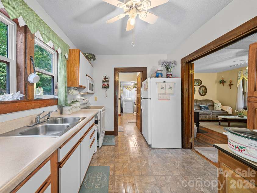 163 Cub Howell Road, Bakersville, NC 28705.  MLS# CAR4431872, YatesRealty ID 54999. 