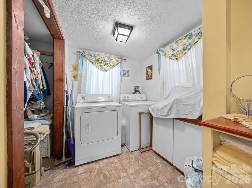 163 Cub Howell Road, Bakersville, NC 28705.  MLS# CAR4431872, YatesRealty ID 54999. 