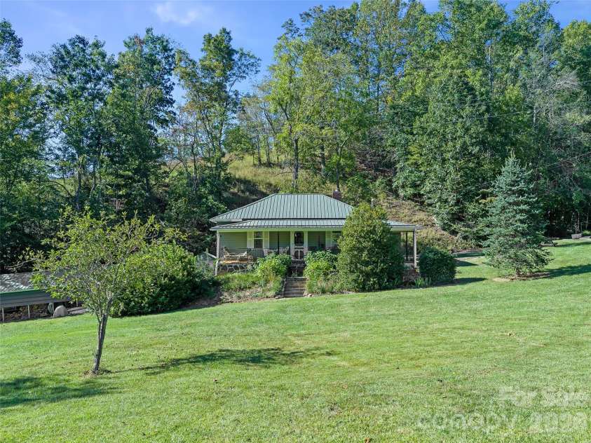 163 Cub Howell Road, Bakersville, NC 28705.  MLS# CAR4431872, YatesRealty ID 54999. 