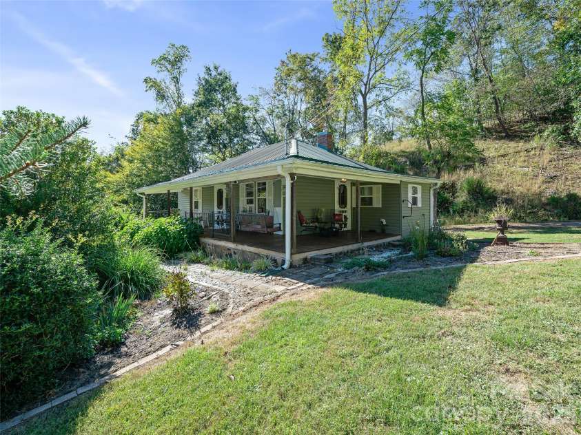 163 Cub Howell Road, Bakersville, NC 28705.  MLS# CAR4431872, YatesRealty ID 54999. 