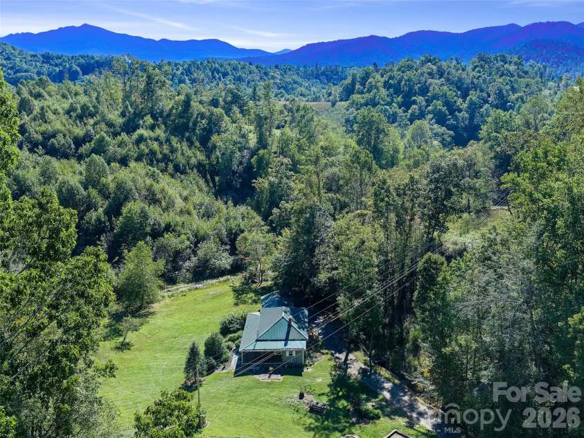 163 Cub Howell Road, Bakersville, NC 28705.  MLS# CAR4431872, YatesRealty ID 54999. 