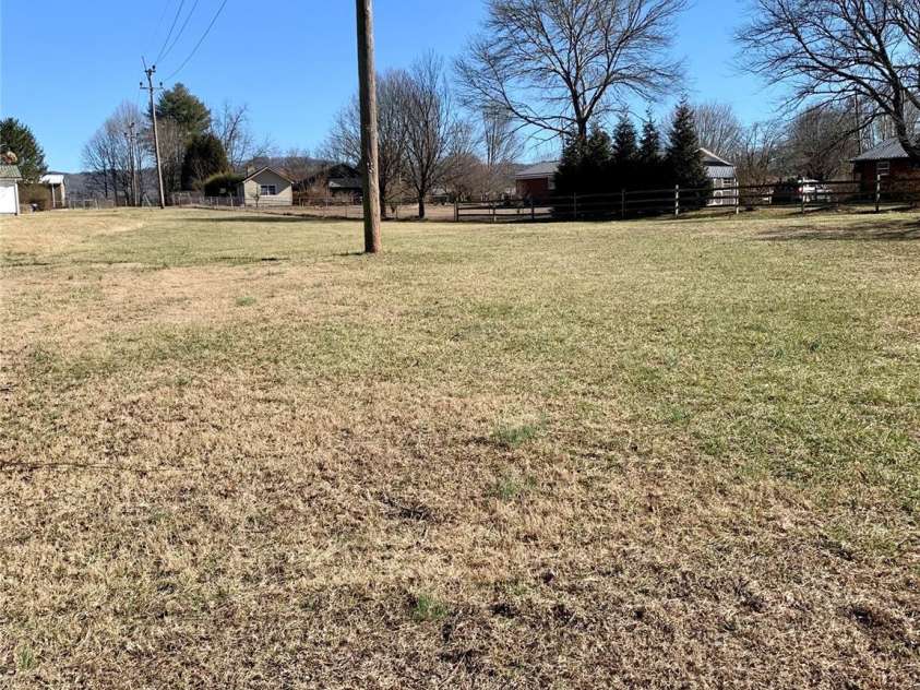 565 Neely Road, Brevard, NC 28712.  MLS# CAR4074647, YatesRealty ID 55. Lot Picture