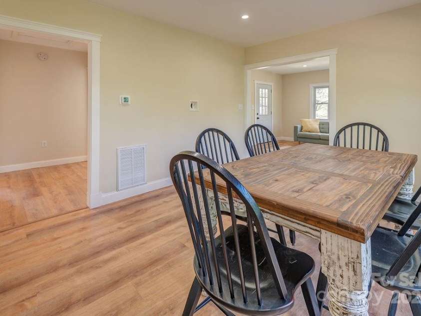 192 Forest Hill Drive, Asheville, NC 28803.  MLS# CAR4241439, YatesRealty ID 5500. 