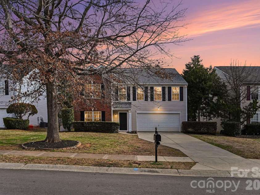 4031 Cameron Creek Drive, Matthews, NC 28105.  MLS# CAR4349976, YatesRealty ID 5500. 