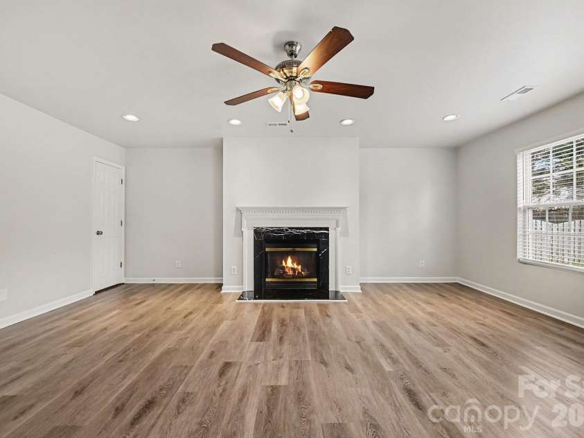 4031 Cameron Creek Drive, Matthews, NC 28105.  MLS# CAR4349976, YatesRealty ID 5500. 