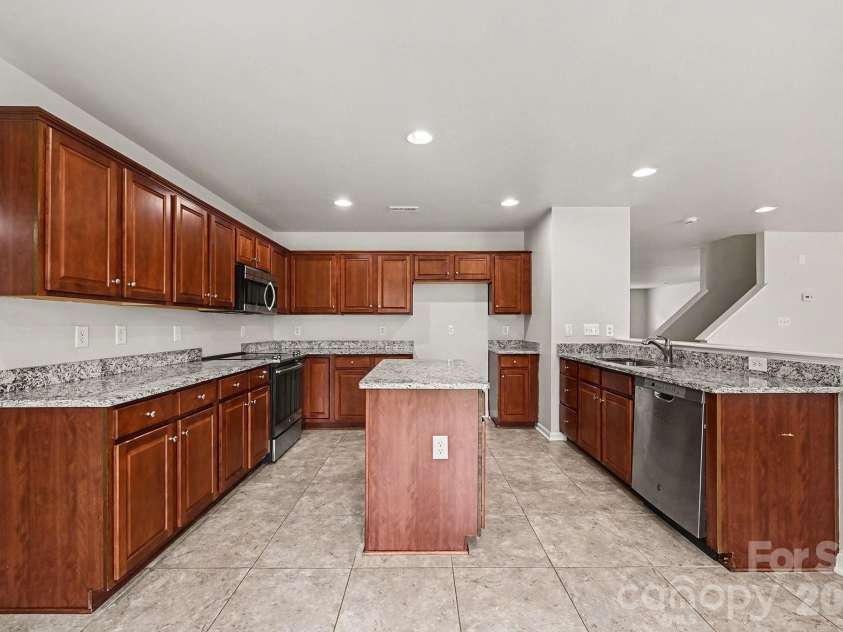 4031 Cameron Creek Drive, Matthews, NC 28105.  MLS# CAR4349976, YatesRealty ID 5500. 