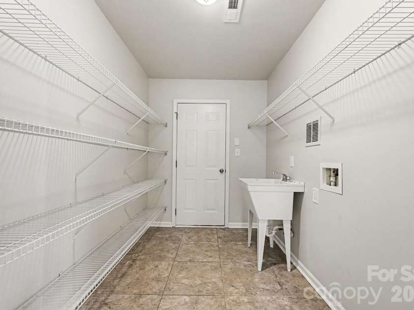 4031 Cameron Creek Drive, Matthews, NC 28105.  MLS# CAR4349976, YatesRealty ID 5500. 
