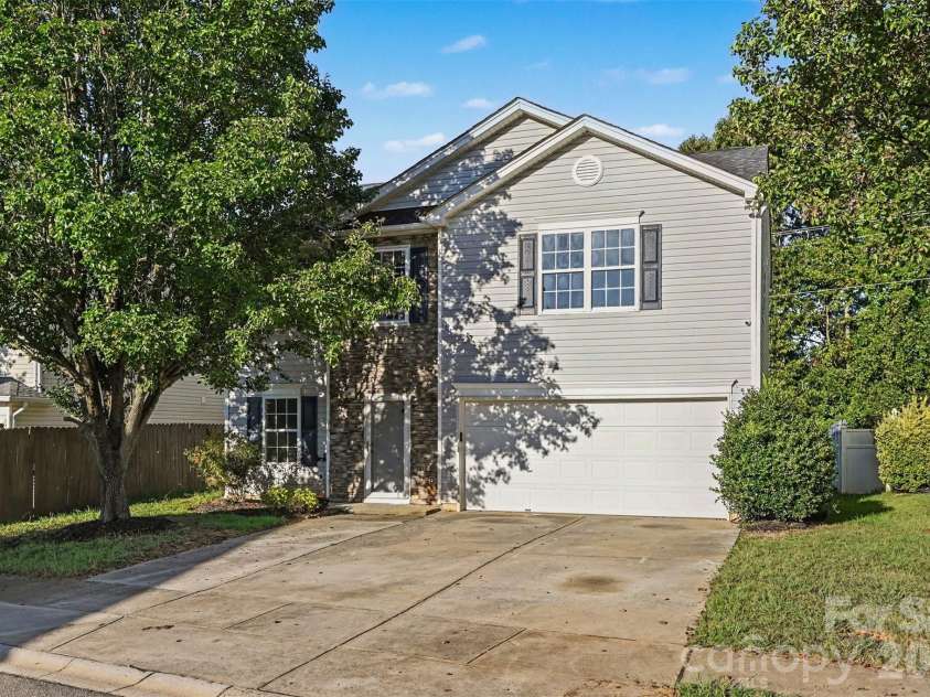 2920 Teton Drive, Gastonia, NC 28054.  MLS# CAR4431896, YatesRealty ID 55005. 