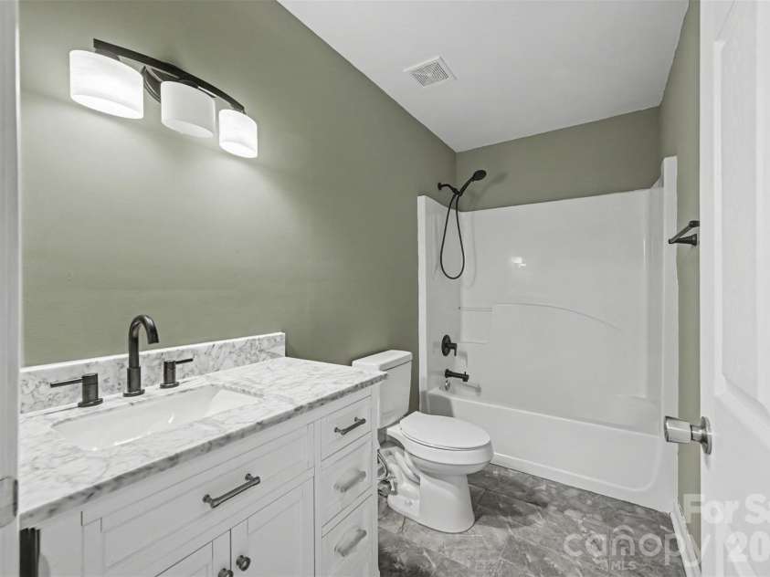 2920 Teton Drive, Gastonia, NC 28054.  MLS# CAR4431896, YatesRealty ID 55005. 