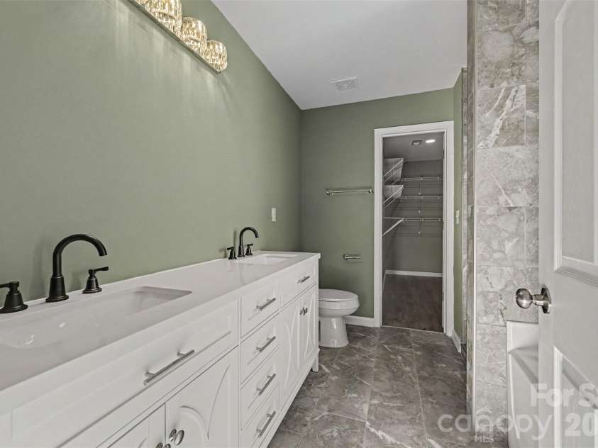 2920 Teton Drive, Gastonia, NC 28054.  MLS# CAR4431896, YatesRealty ID 55005. 