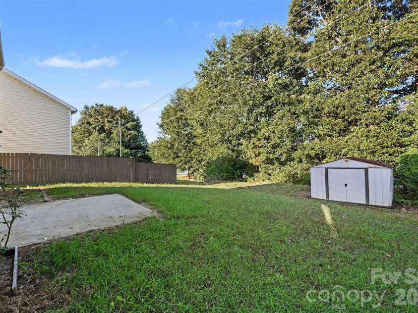 2920 Teton Drive, Gastonia, NC 28054.  MLS# CAR4431896, YatesRealty ID 55005. 