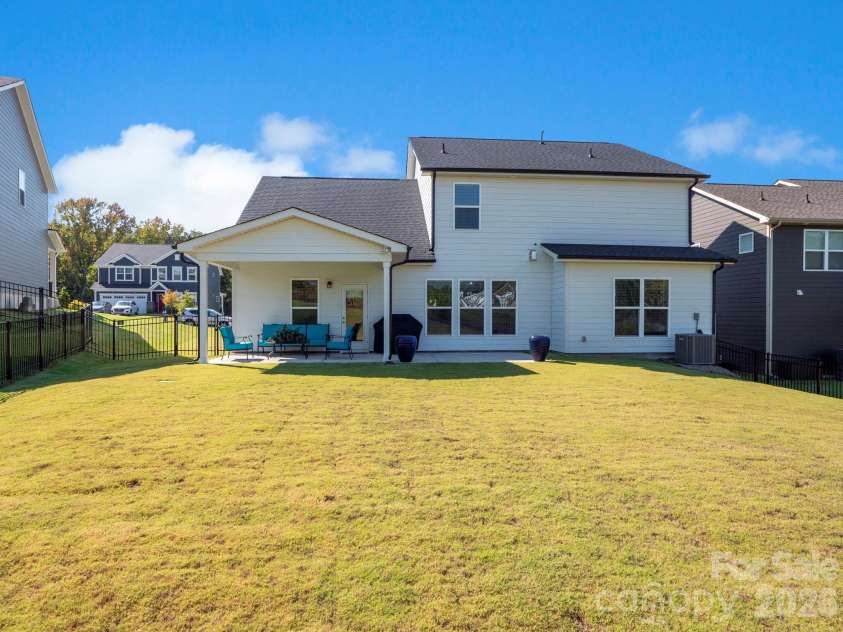 2023 Waxhaw Crossing Drive, Waxhaw, NC 28173.  MLS# CAR4431578, YatesRealty ID 55006. 