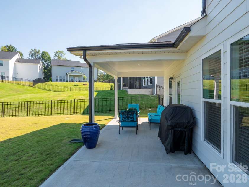 2023 Waxhaw Crossing Drive, Waxhaw, NC 28173.  MLS# CAR4431578, YatesRealty ID 55006. 