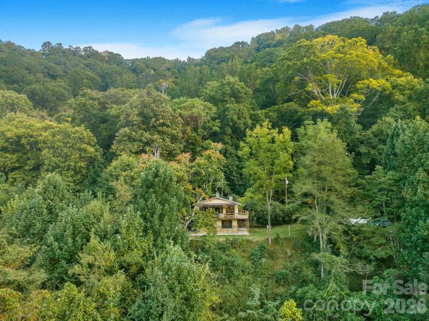 74 Lanzi Ledge Road, Leicester, NC 28748.  MLS# CAR4423050, YatesRealty ID 55008. 2.6 acres