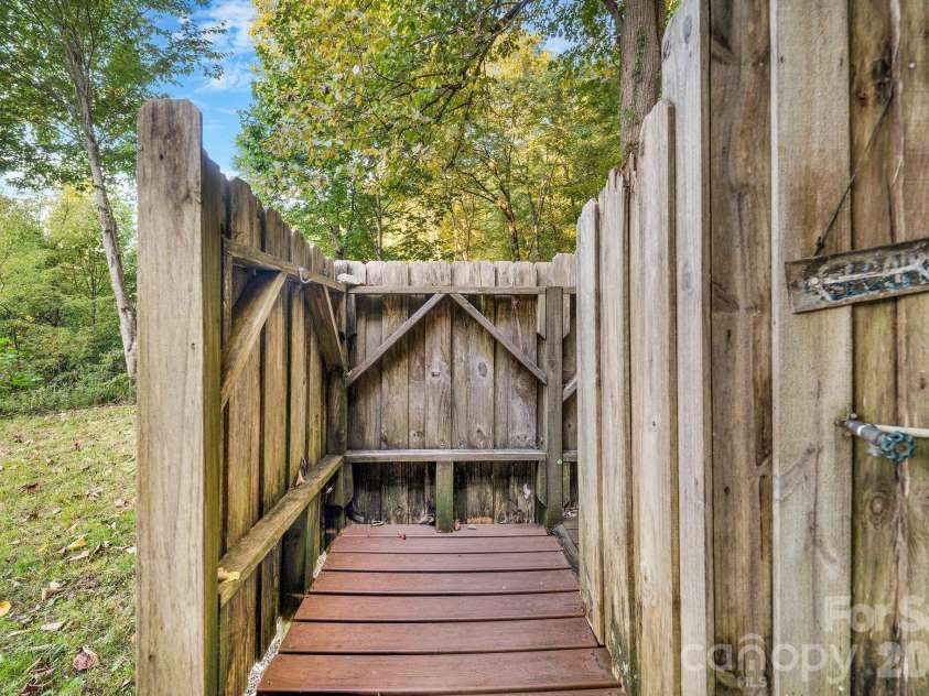 74 Lanzi Ledge Road, Leicester, NC 28748.  MLS# CAR4423050, YatesRealty ID 55008. Outdoor Shower