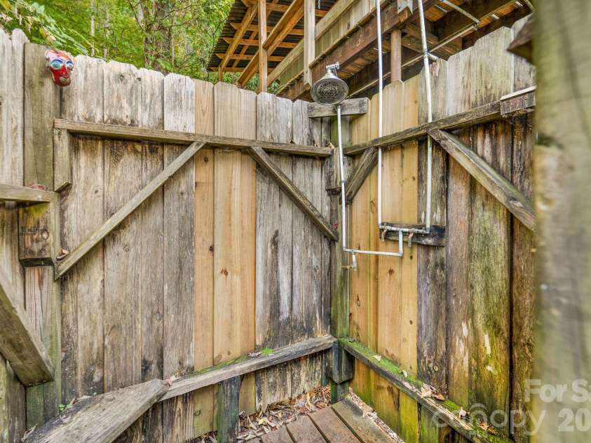 74 Lanzi Ledge Road, Leicester, NC 28748.  MLS# CAR4423050, YatesRealty ID 55008. Outdoor Shower