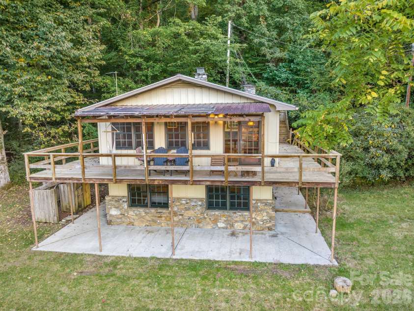 74 Lanzi Ledge Road, Leicester, NC 28748.  MLS# CAR4423050, YatesRealty ID 55008. Wrap Around Deck