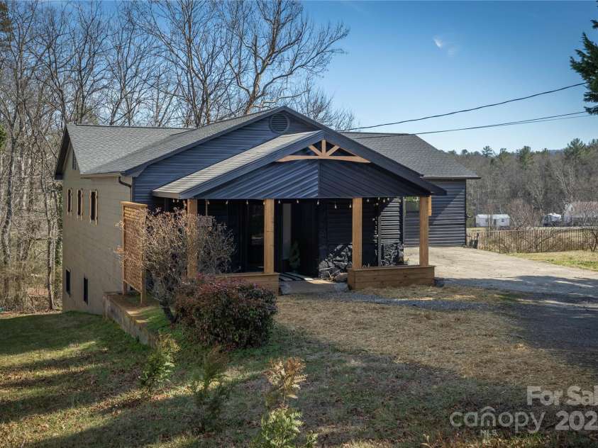 1143 Church Street, Valdese, NC 28690.  MLS# CAR4224021, YatesRealty ID 5501. 
