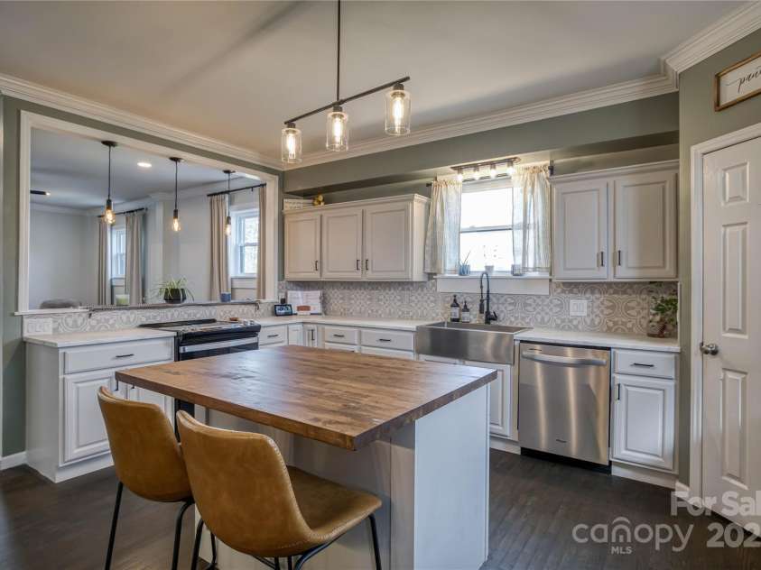 1143 Church Street, Valdese, NC 28690.  MLS# CAR4224021, YatesRealty ID 5501. 