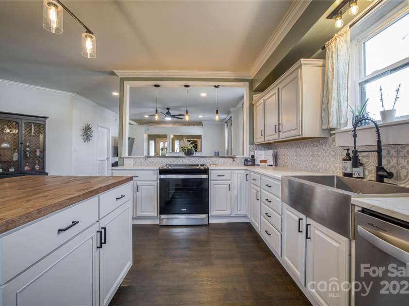 1143 Church Street, Valdese, NC 28690.  MLS# CAR4224021, YatesRealty ID 5501. 