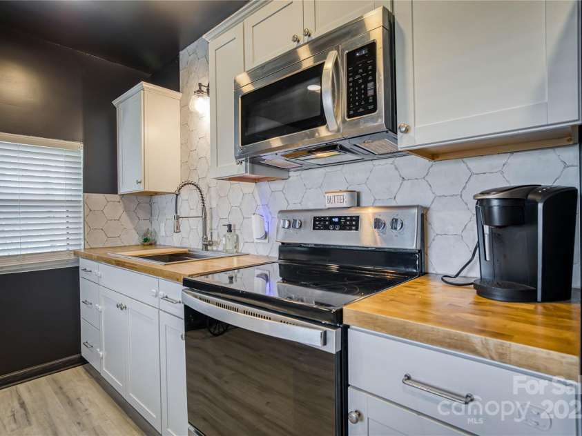 1143 Church Street, Valdese, NC 28690.  MLS# CAR4224021, YatesRealty ID 5501. 