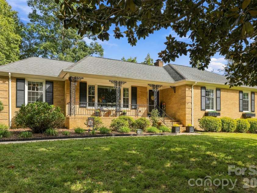 1216 Queensgate Street, Gastonia, NC 28054.  MLS# CAR4431843, YatesRealty ID 55013. 