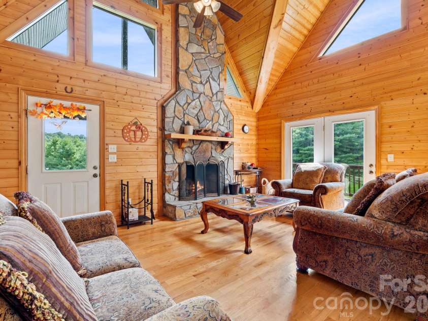 1003 Deerwood Road, Piney Creek, NC 28663.  MLS# CAR4431542, YatesRealty ID 55017. Great Room