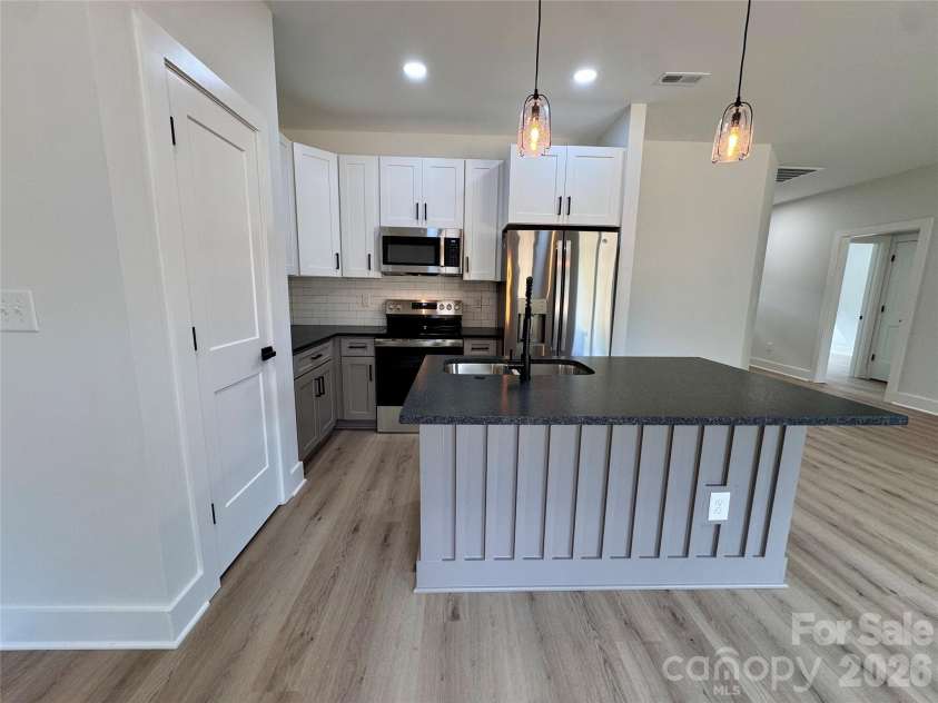 606 Robinson Street, Dallas, NC 28034.  MLS# CAR4430104, YatesRealty ID 55018. 