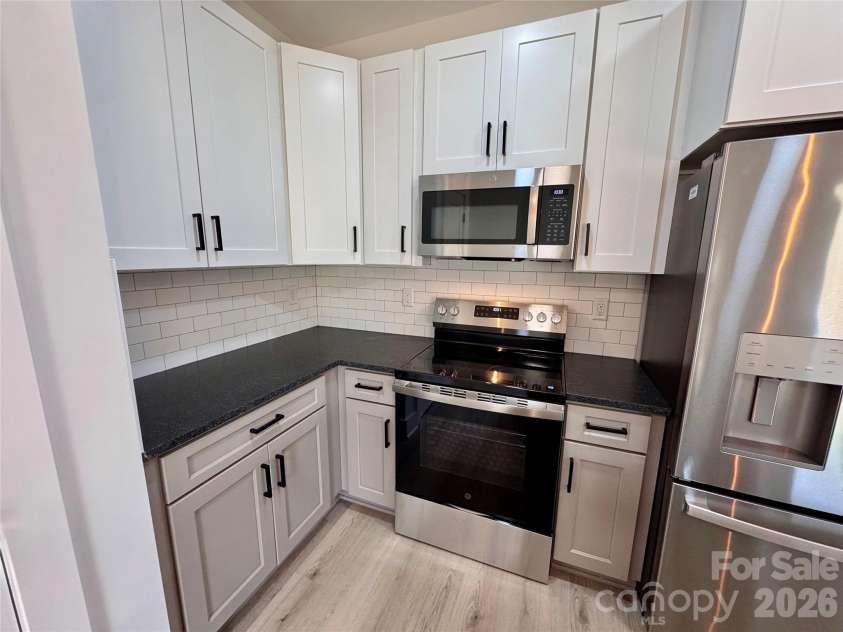 606 Robinson Street, Dallas, NC 28034.  MLS# CAR4430104, YatesRealty ID 55018. 