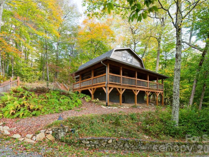963 El Miner Drive, Mars Hill, NC 28754.  MLS# CAR4427405, YatesRealty ID 55020. 