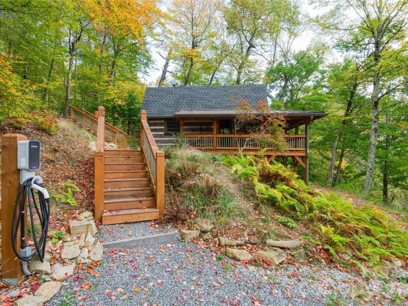 963 El Miner Drive, Mars Hill, NC 28754.  MLS# CAR4427405, YatesRealty ID 55020. 