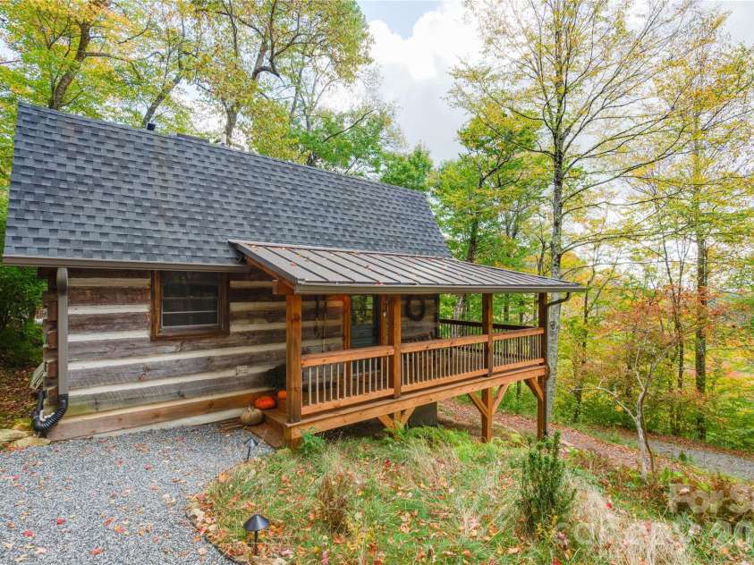 963 El Miner Drive, Mars Hill, NC 28754.  MLS# CAR4427405, YatesRealty ID 55020. 