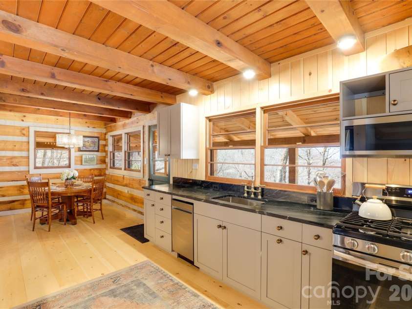 963 El Miner Drive, Mars Hill, NC 28754.  MLS# CAR4427405, YatesRealty ID 55020. 