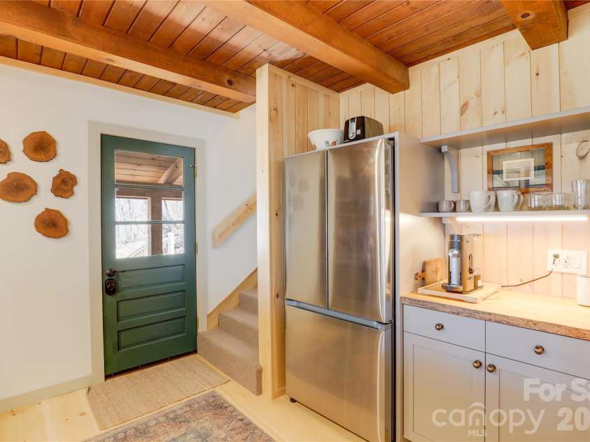963 El Miner Drive, Mars Hill, NC 28754.  MLS# CAR4427405, YatesRealty ID 55020. 