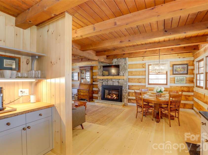 963 El Miner Drive, Mars Hill, NC 28754.  MLS# CAR4427405, YatesRealty ID 55020. 