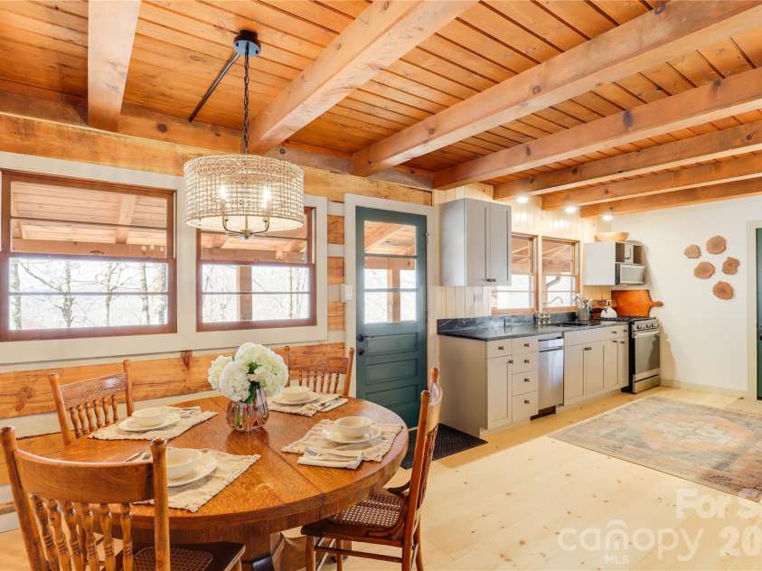 963 El Miner Drive, Mars Hill, NC 28754.  MLS# CAR4427405, YatesRealty ID 55020. 